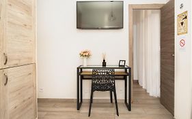 Nice Centre Flat - Modern, Quiet And Brand New